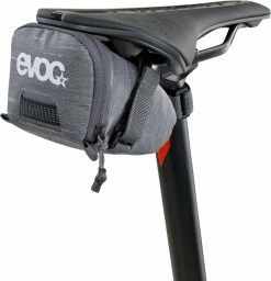 Evoc - Sacoche De Selle "Tour" 1L 9 Evoc - Sacoche De Selle "Tour" 1L -Accessoires Vélo Soldes Boutique evoc sacoche de selle tour 1 l positionnee 3840x2160